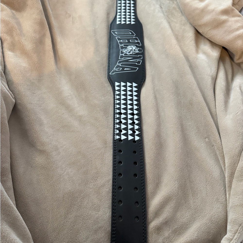 Darc Sport Ohana weight Black Belt with White Triangle Pattern and Logo